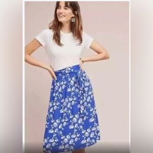 Anthropologie “Porridge” Swan-print skirt with belt